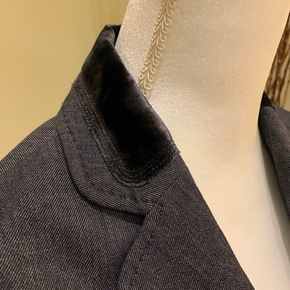 BCBG MAXAZRIA Rayon/Silk Blazer 🖤 - Picture 6 of 7